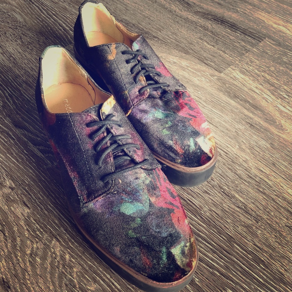 madden girl Written Platform Oxfords, Black Floral